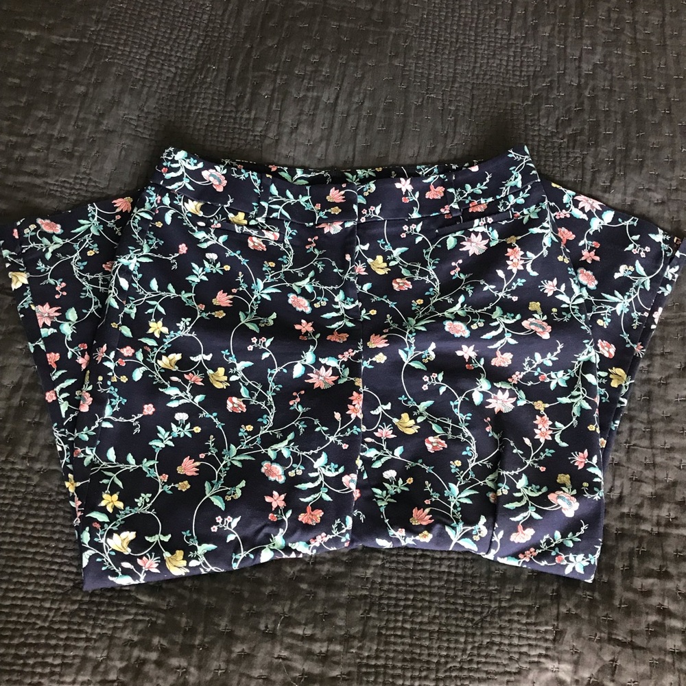 Fun and Whimsical Garden Party💐 Loft Pants!